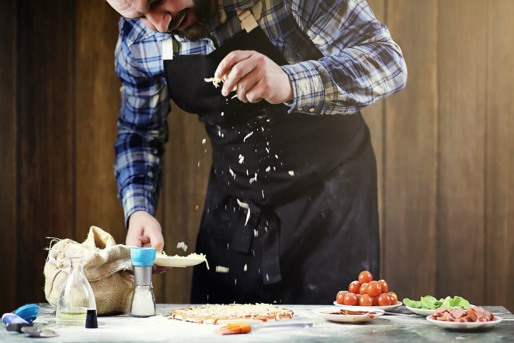 Errores que se deben evitar al preparar una pizza casera | Alfa Forni