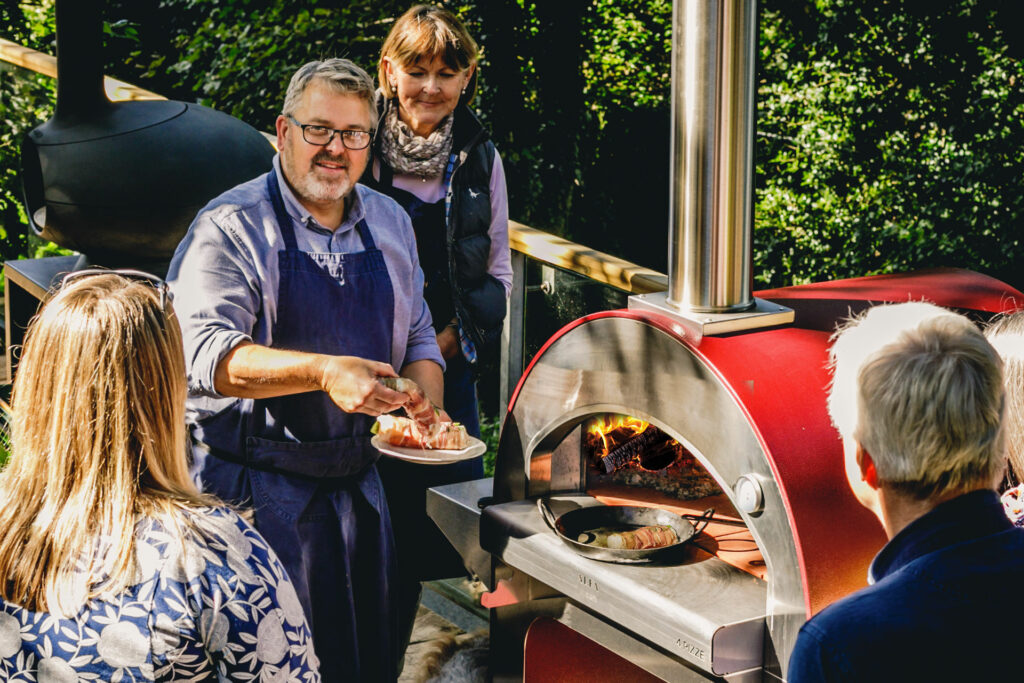 8 Tips for Hosting A Backyard Pizza Party | Alfa Forni