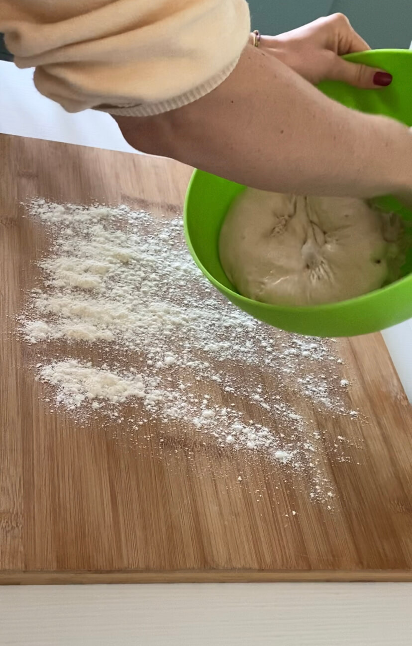 amalgamare-gli-indredienti-impasto-pita-bread