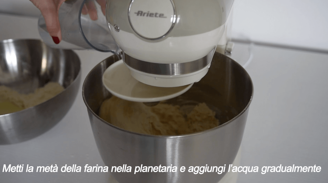 Video ricetta PIZZA fatta in casa, cucinata nel forno a legna o a gas ONE | Alfa Forni