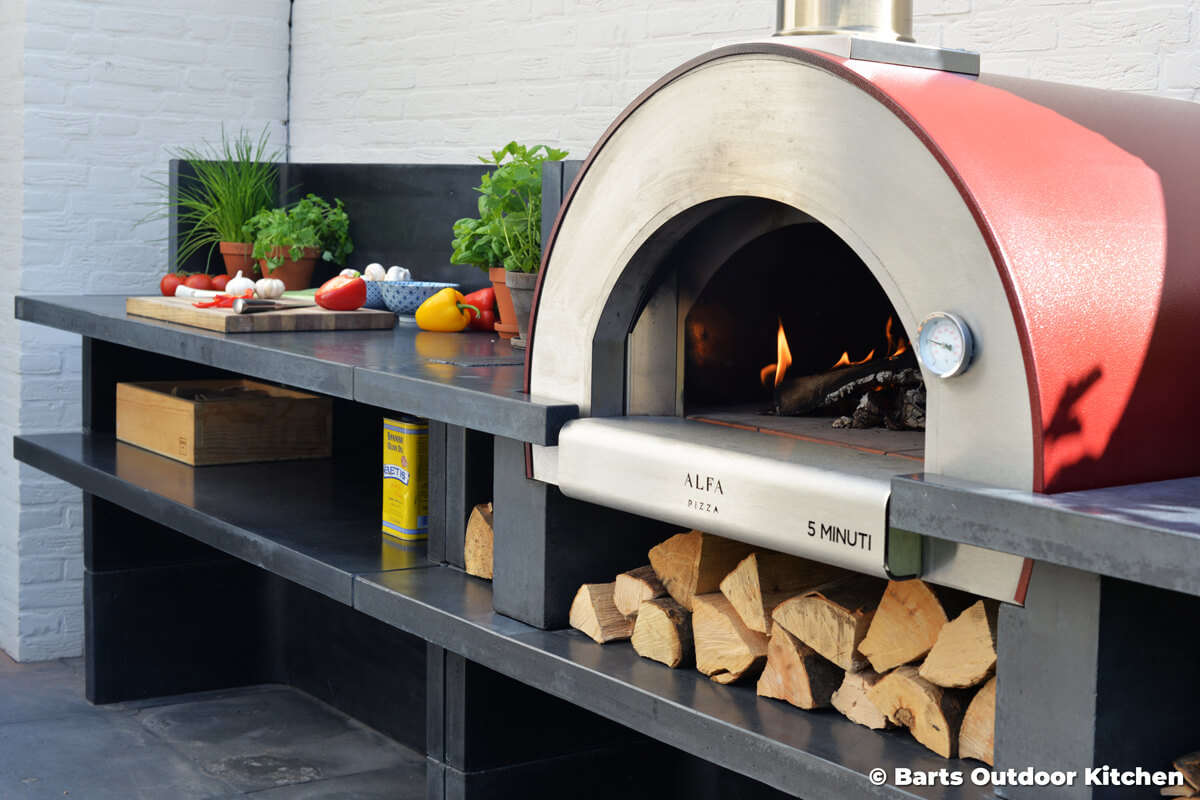 Outdoor-Backofen: WelcheBefeuerungsart eignet sich am besten