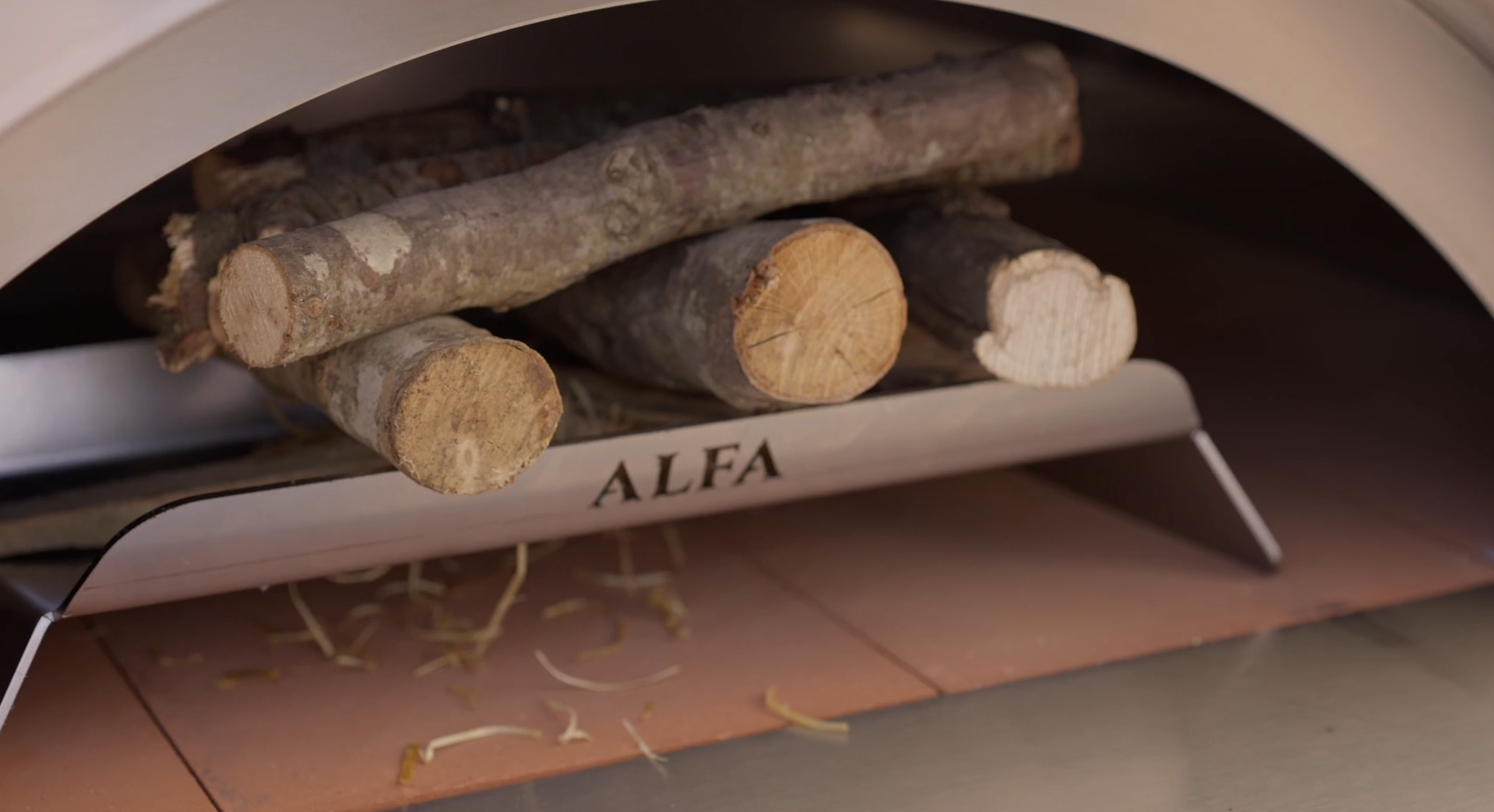 Lighting and preparation of the wood oven | Alfa Forni